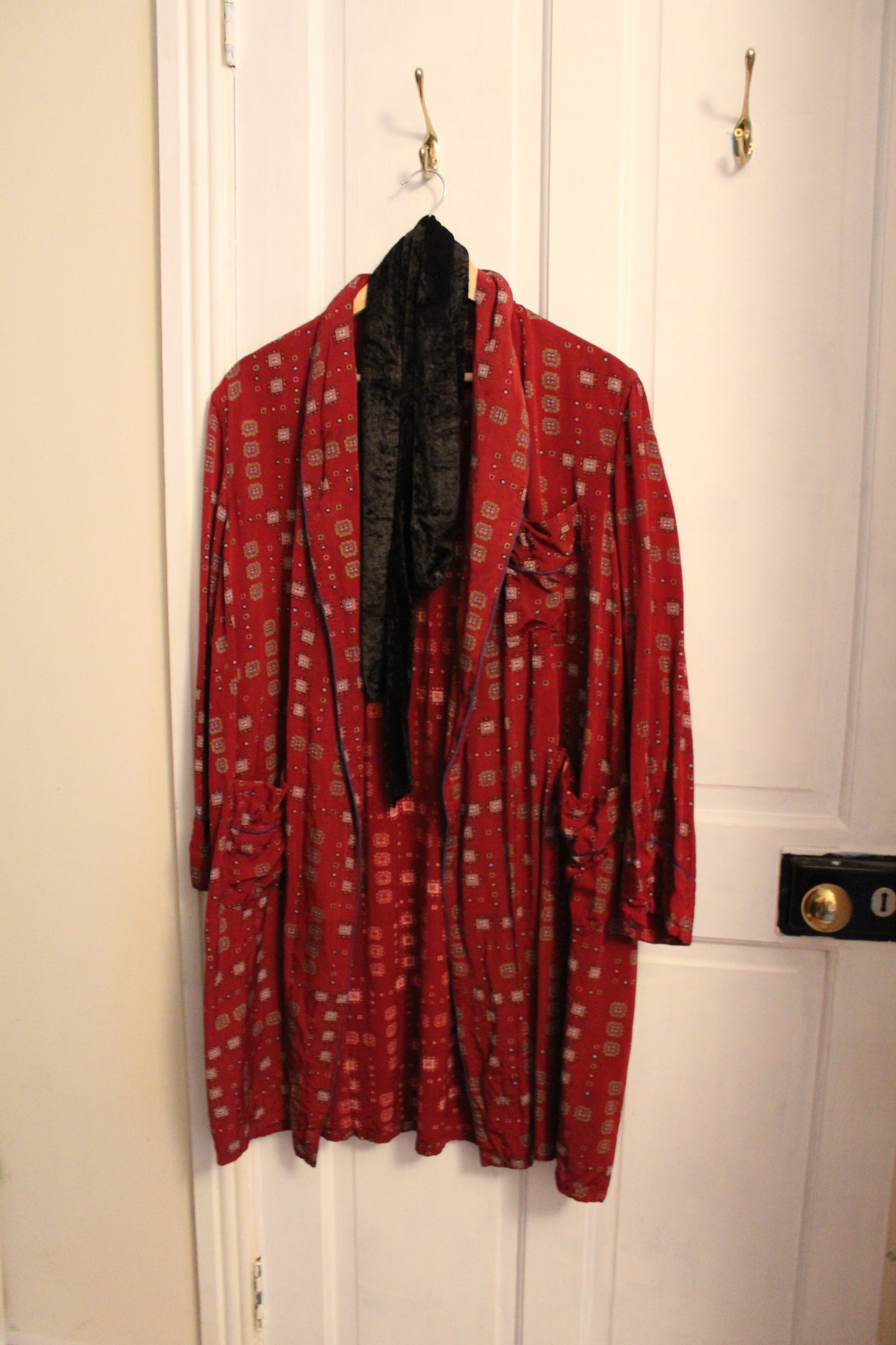 Wine pattern robe with black crushed velvet belt