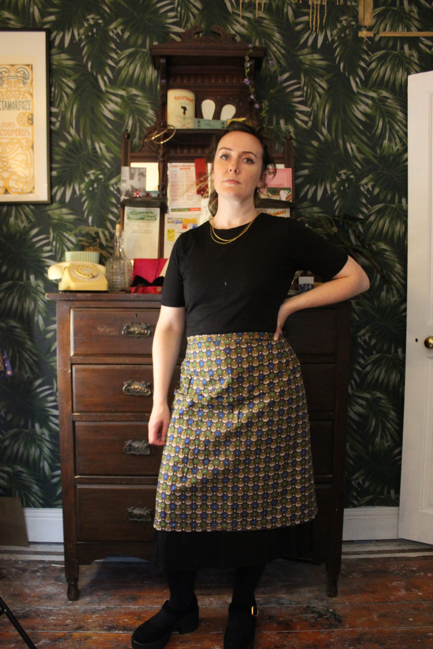 Walnut half apron with button pattern