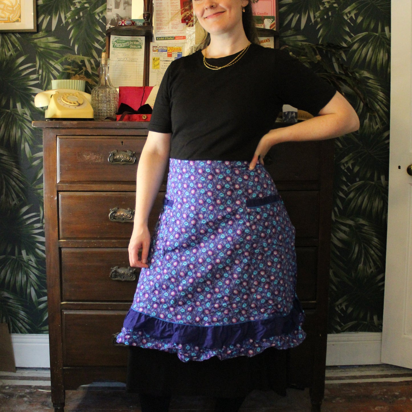 Grape half apron with purple florals