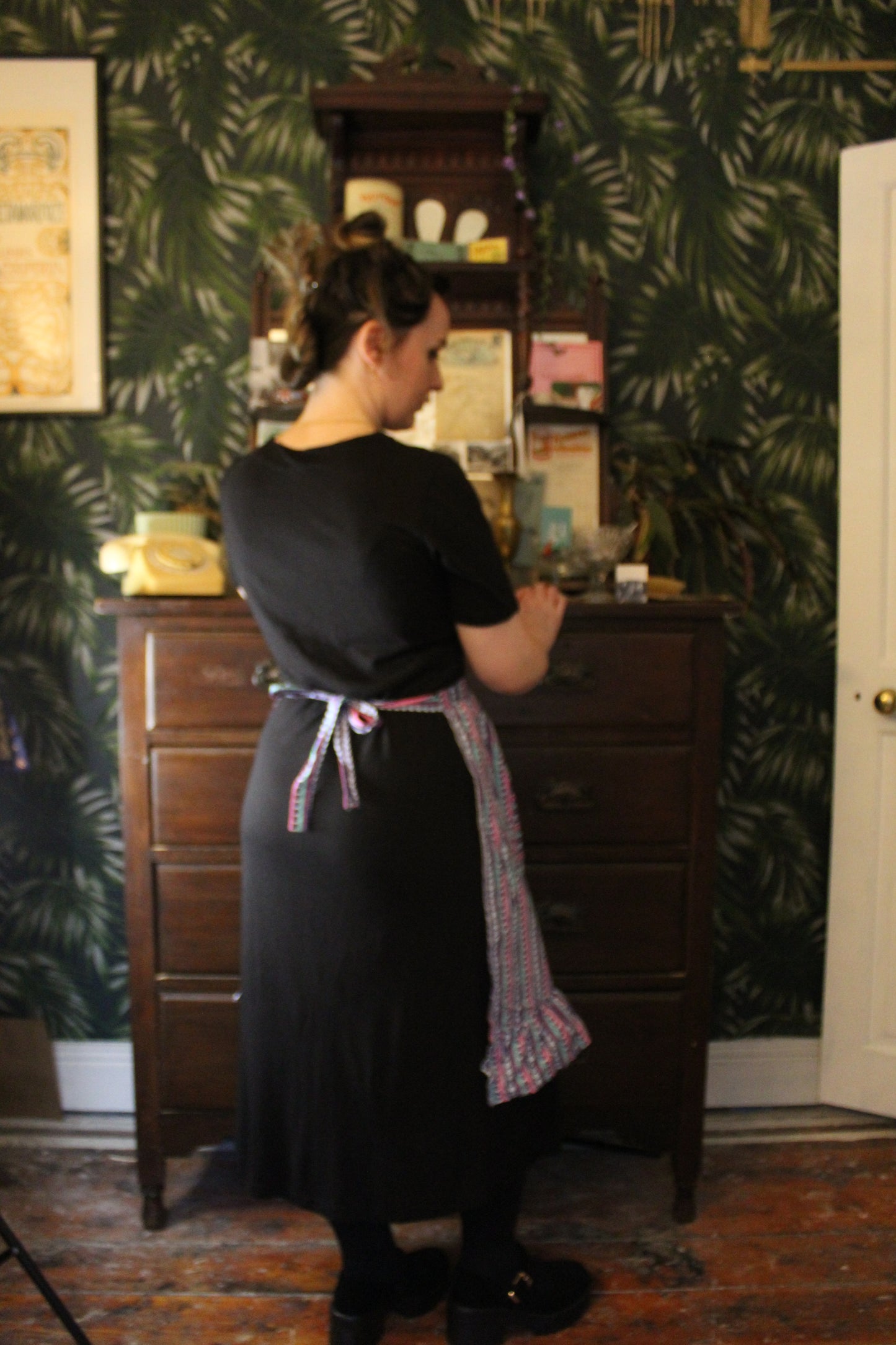 90's pastel palette half apron