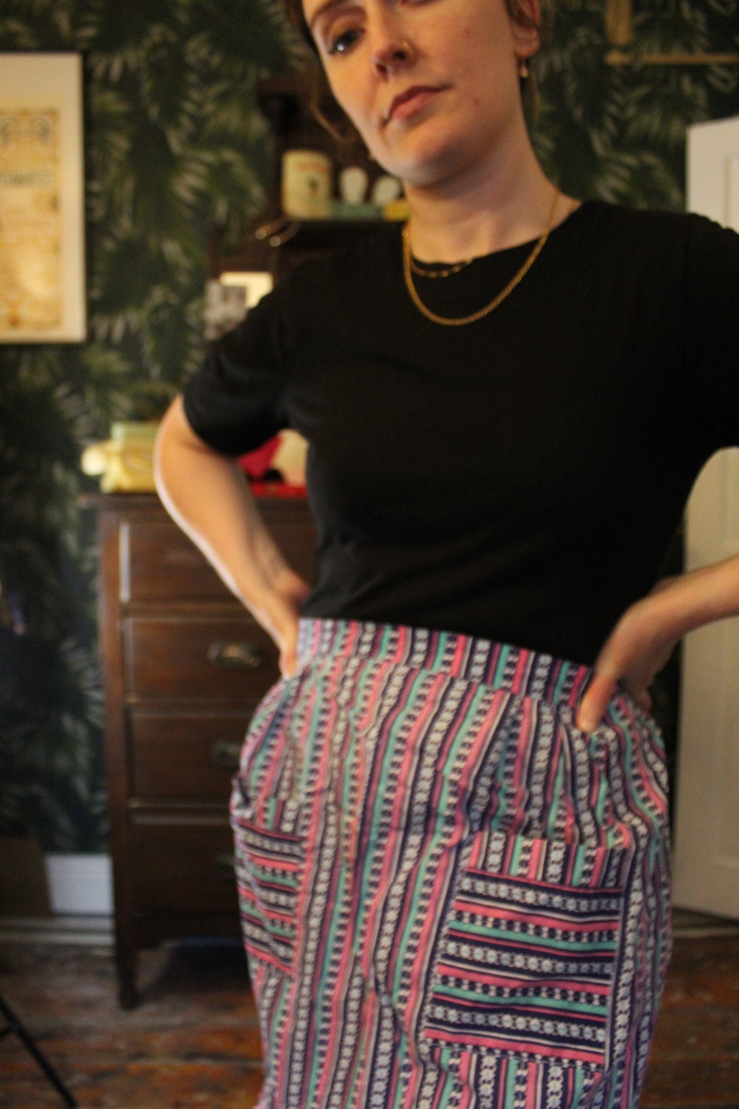 90's pastel palette half apron