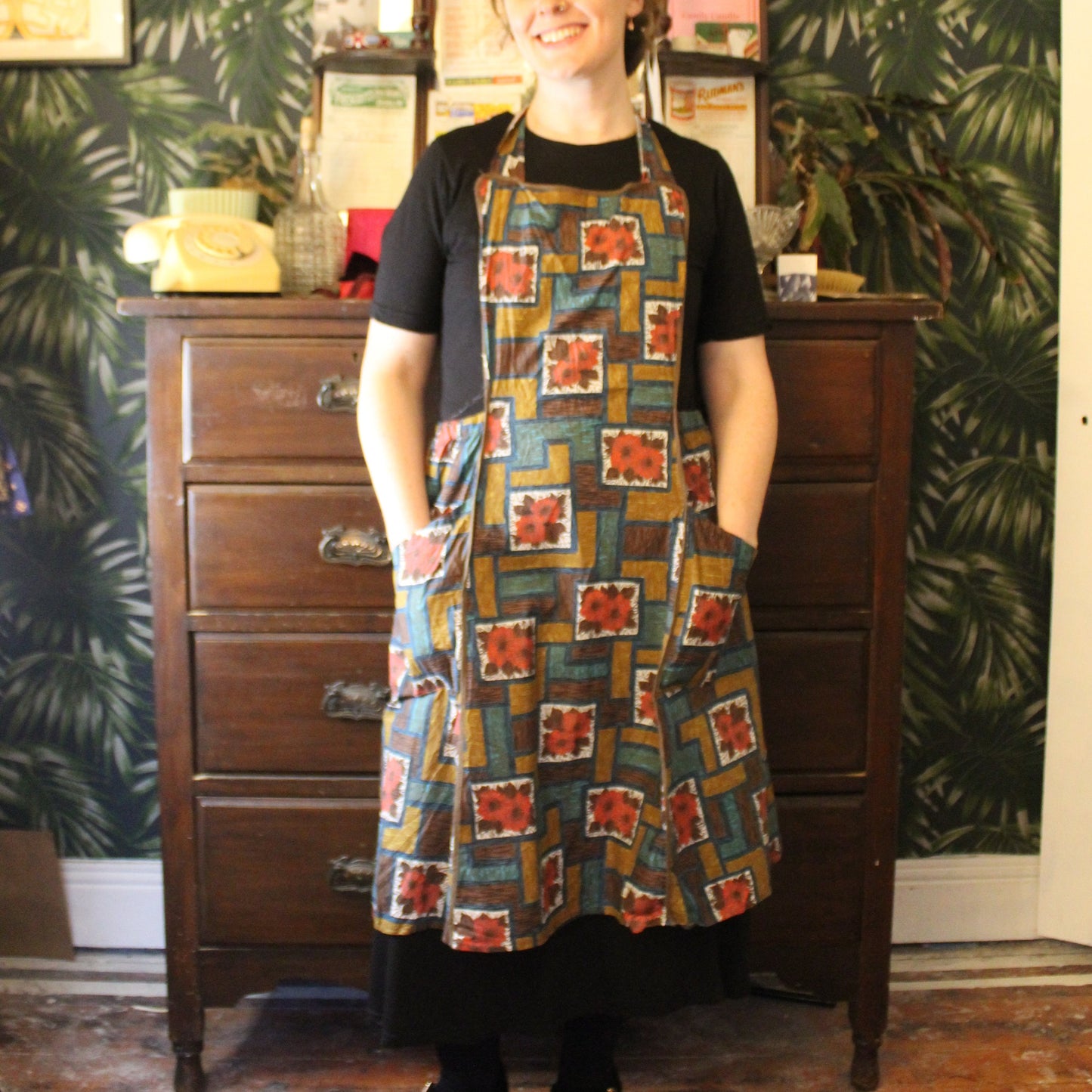 Rose paint print apron