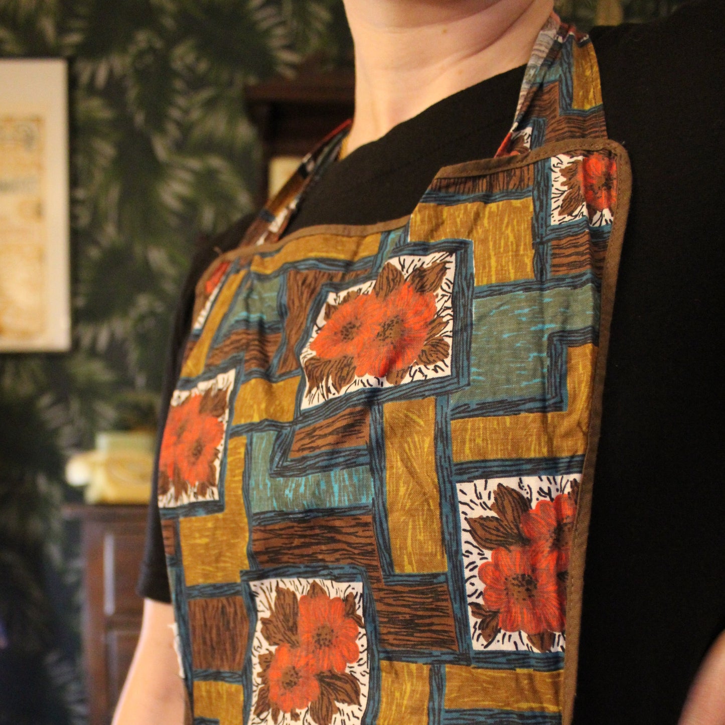 Rose paint print apron