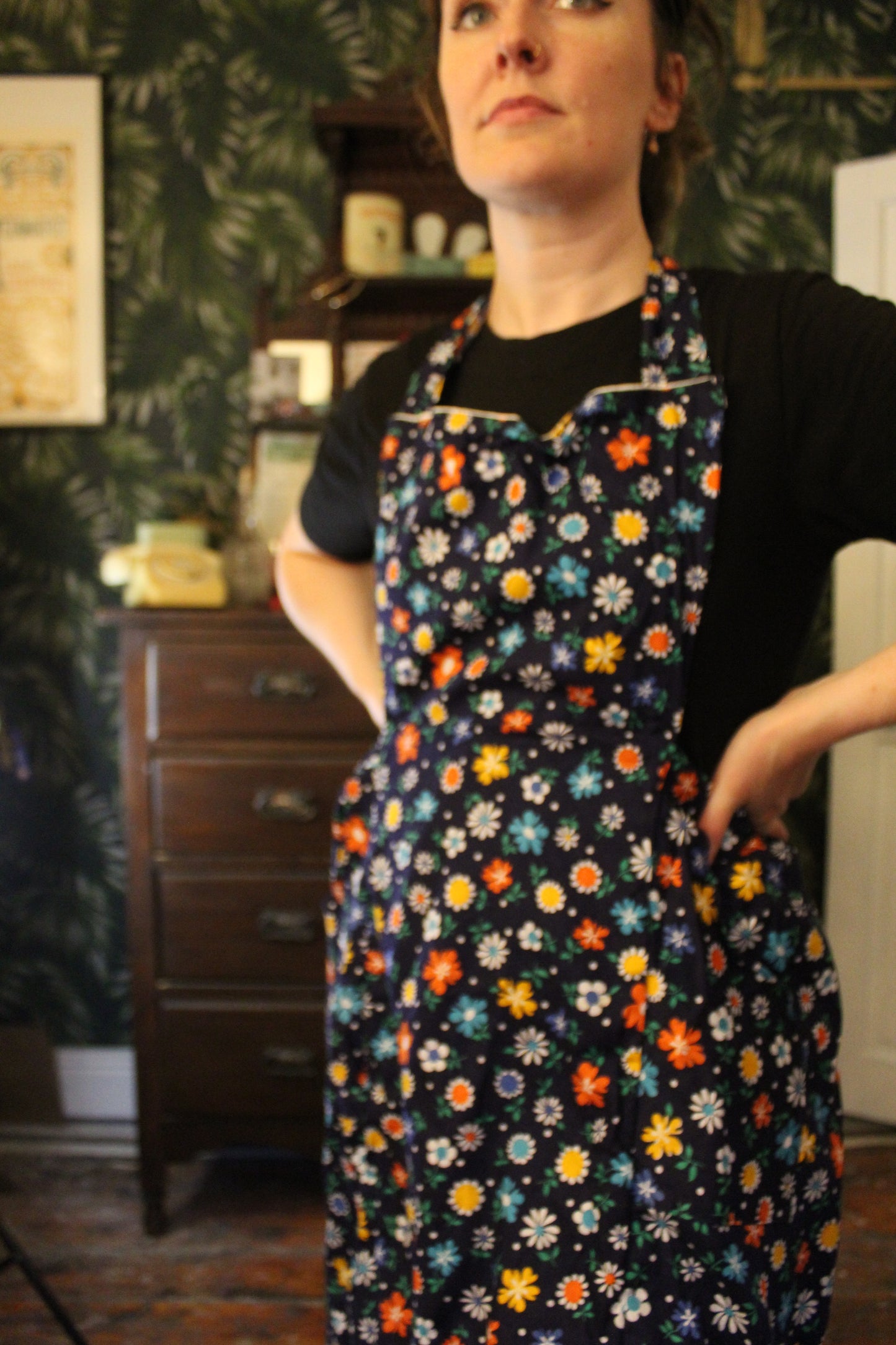 Deep blue daisy apron
