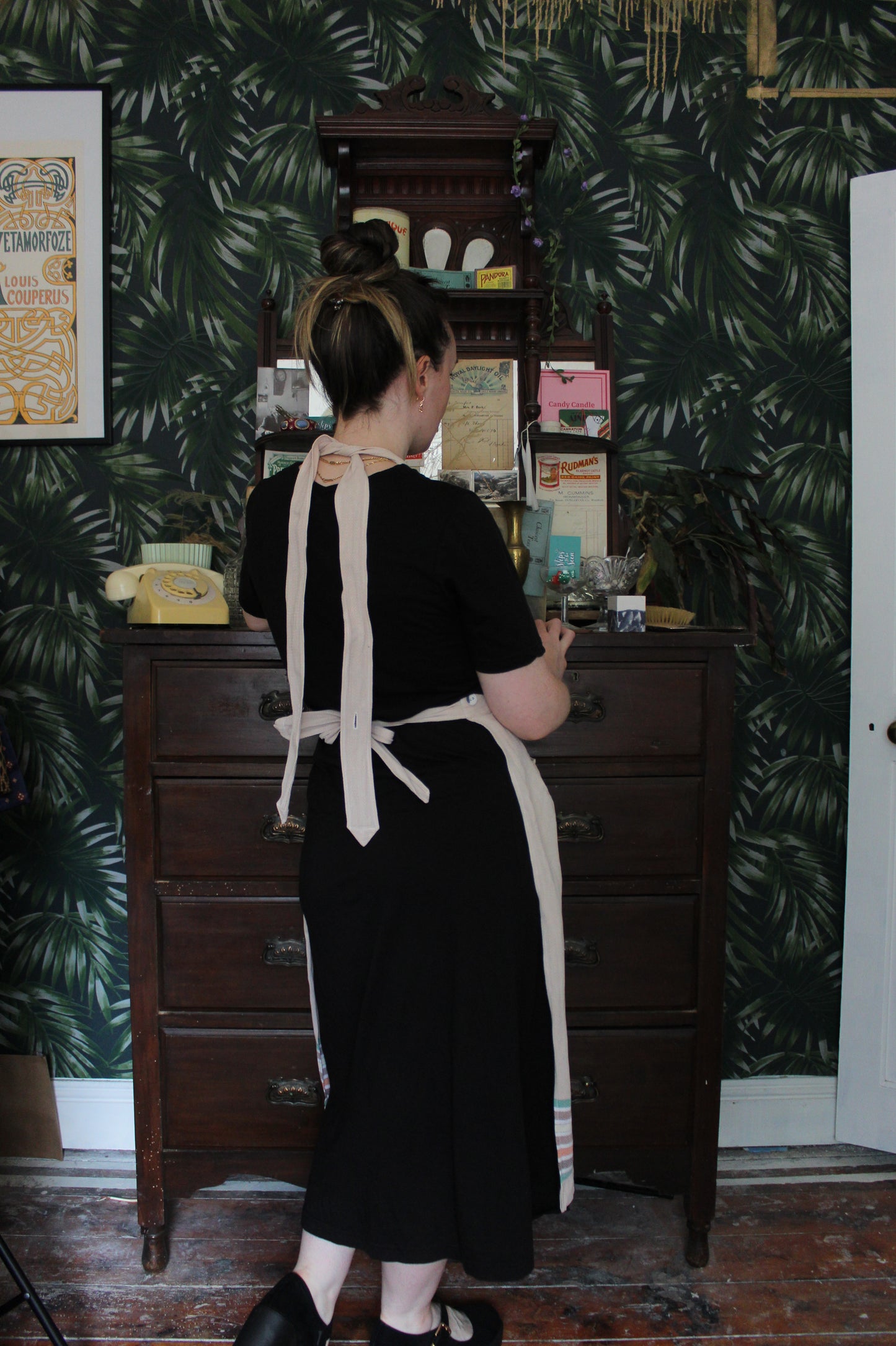 Canvas apron with pastel stripes