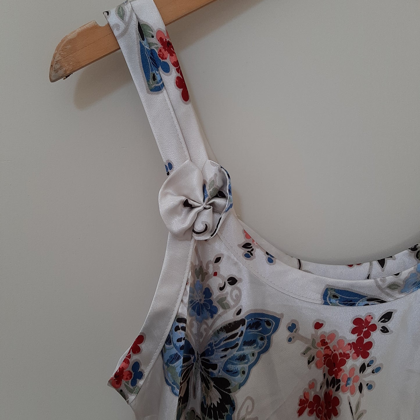 Ivory and Floral Slip with Bows