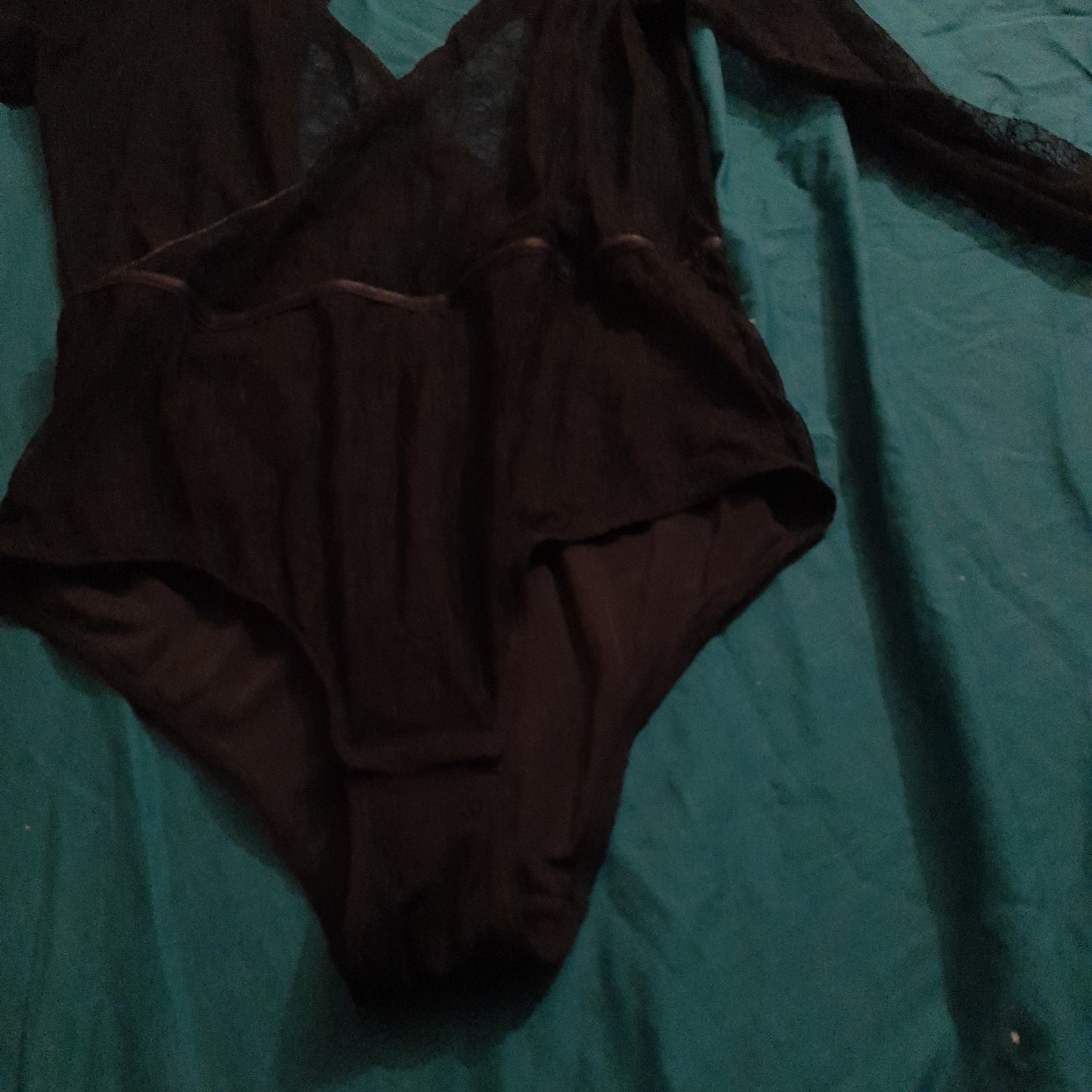 Black sleeves bodysuit