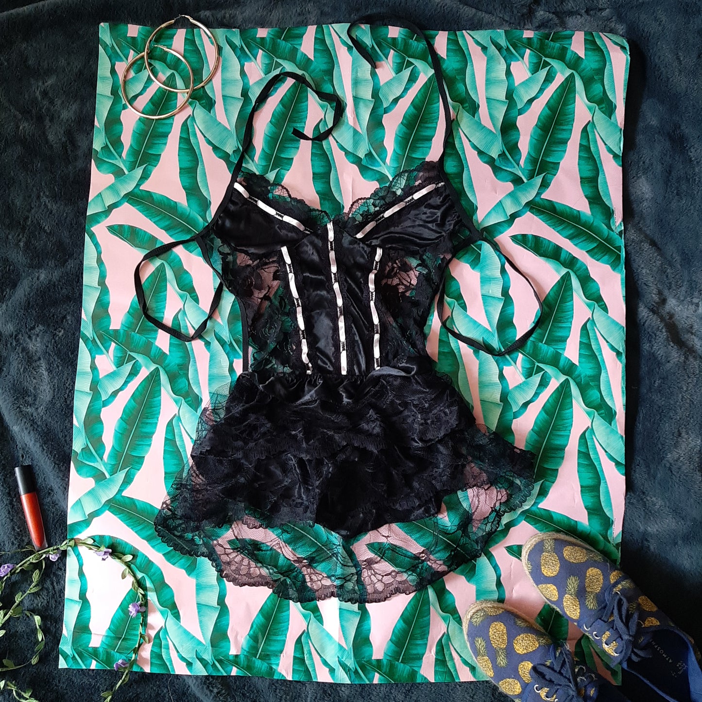 Black and pink negligee top