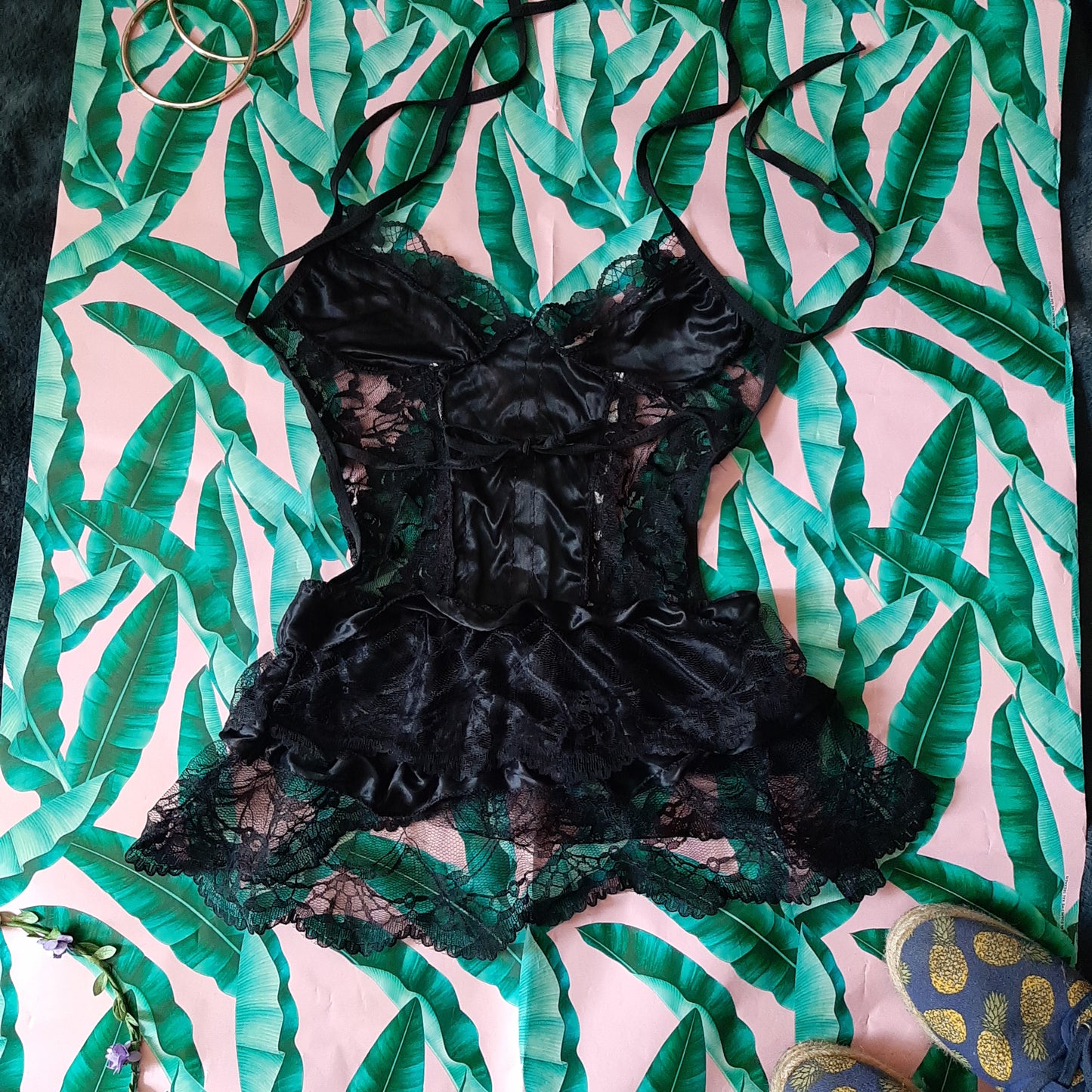 Black and pink negligee top