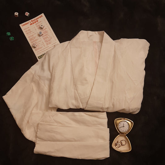 Winged white robe with flower and cloud pattern