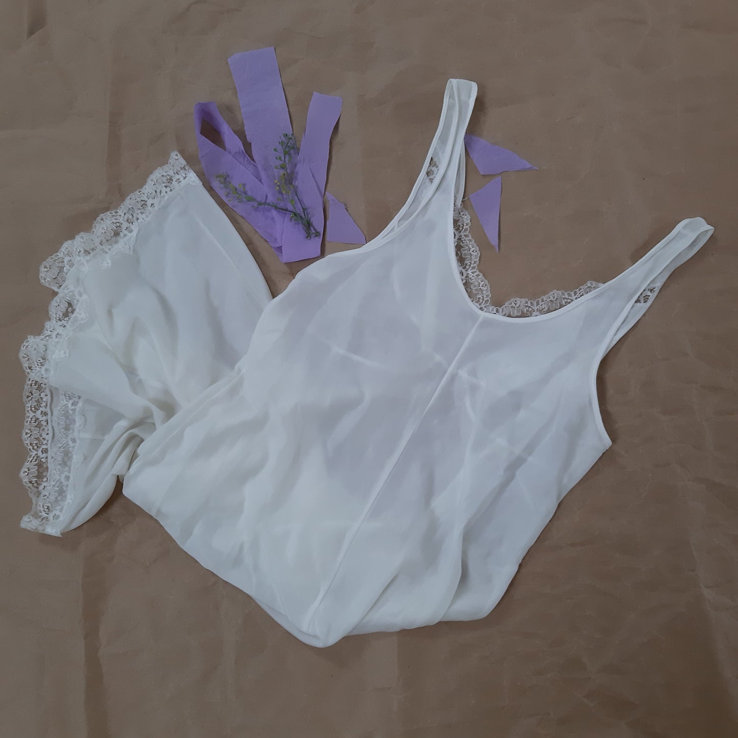 Off white structured slip