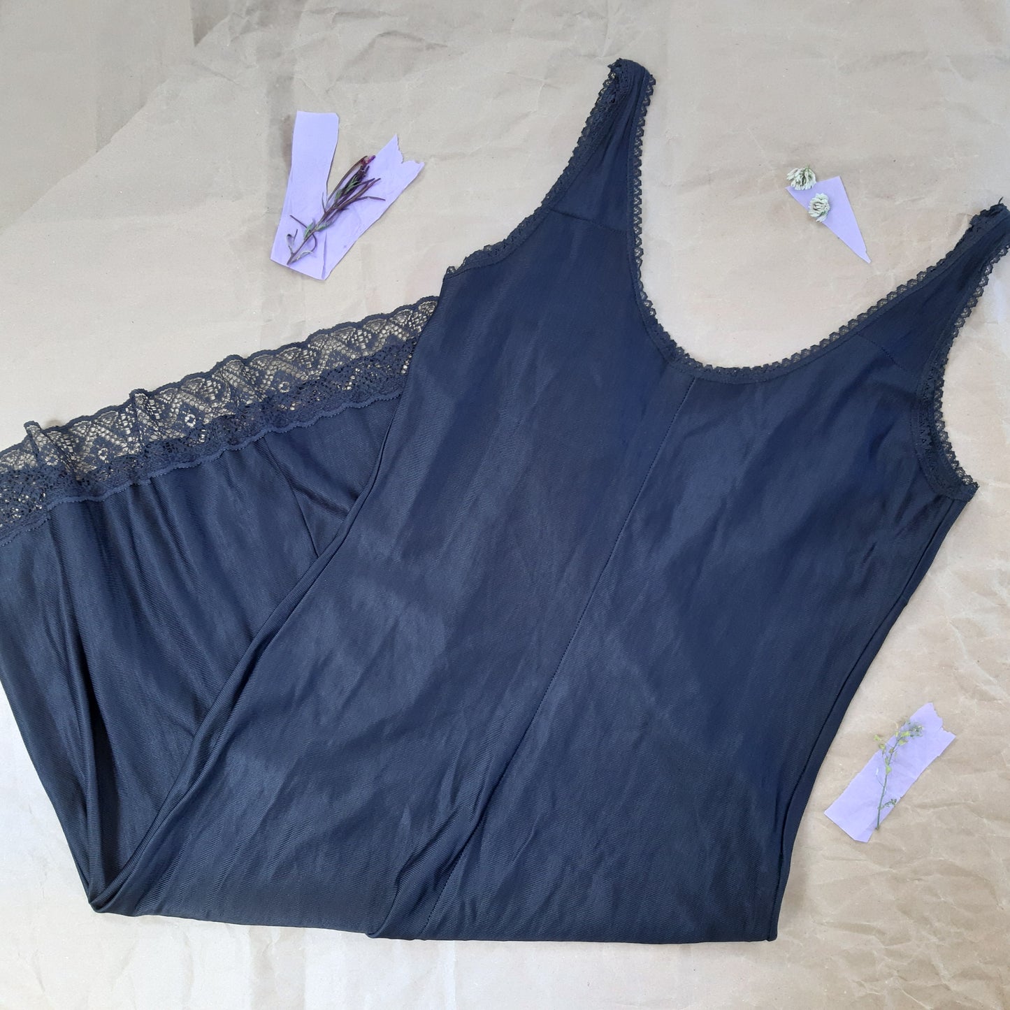 Black slip with vee lace front