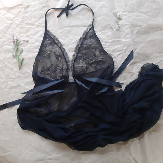 Black wrap with cascading back and ribbon tie