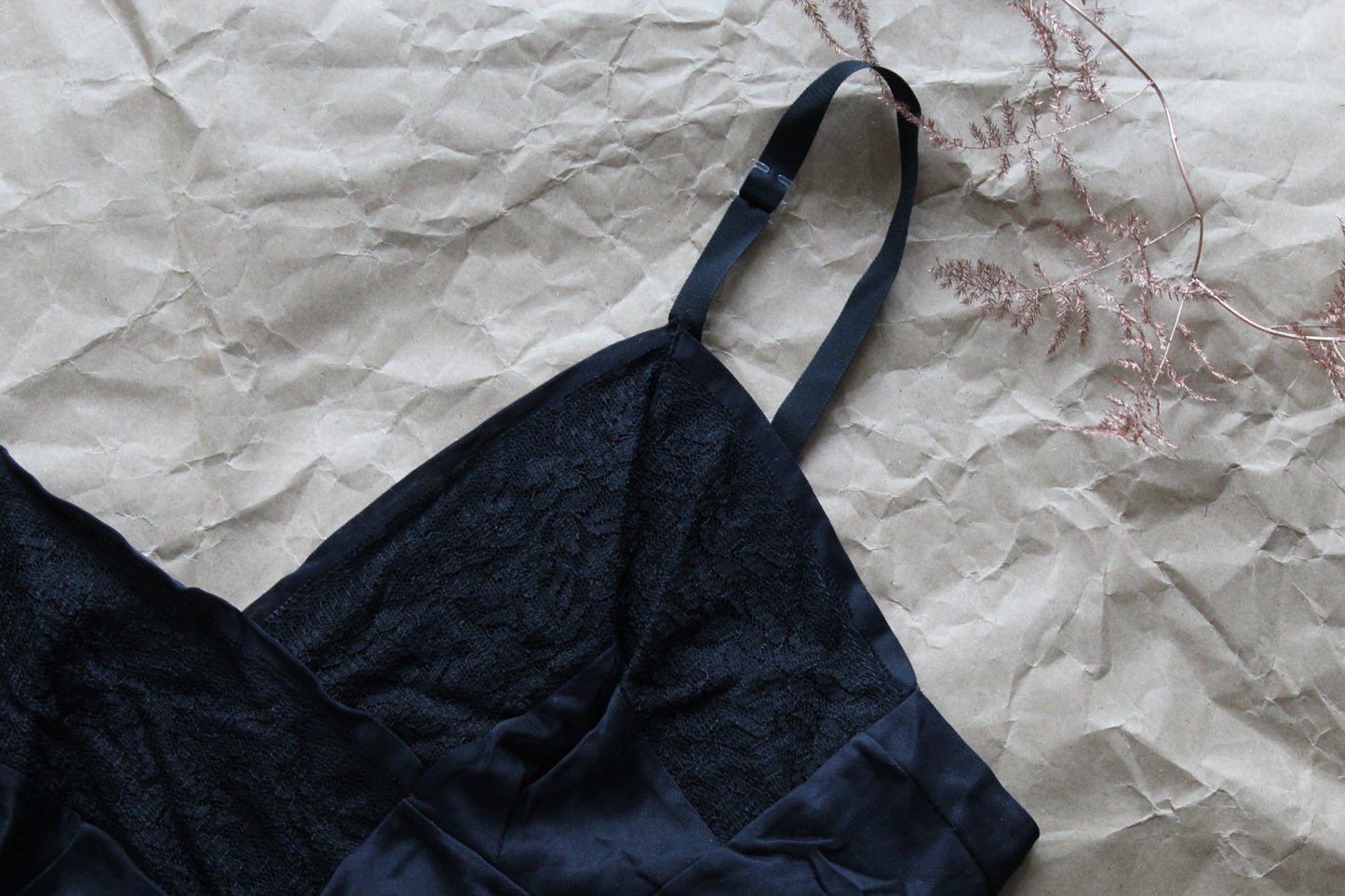 Structured black slip