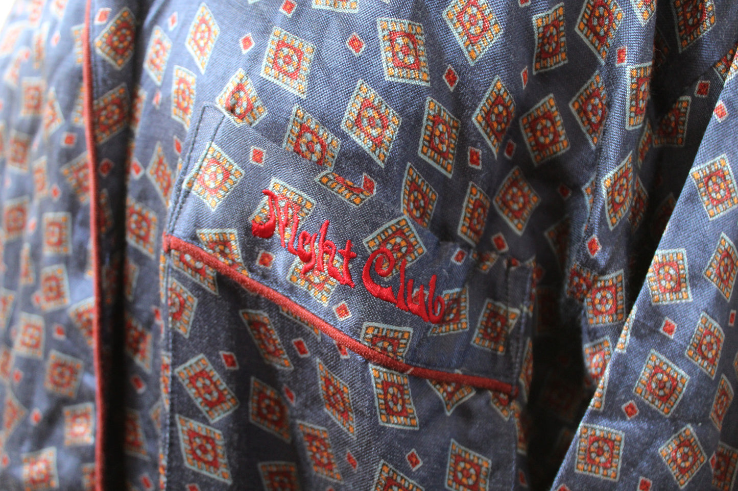 Blue robe with wine diamond pattern