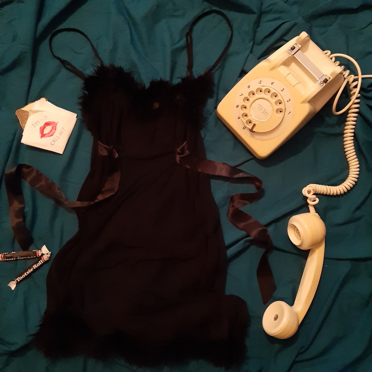 Black slip with feather detail