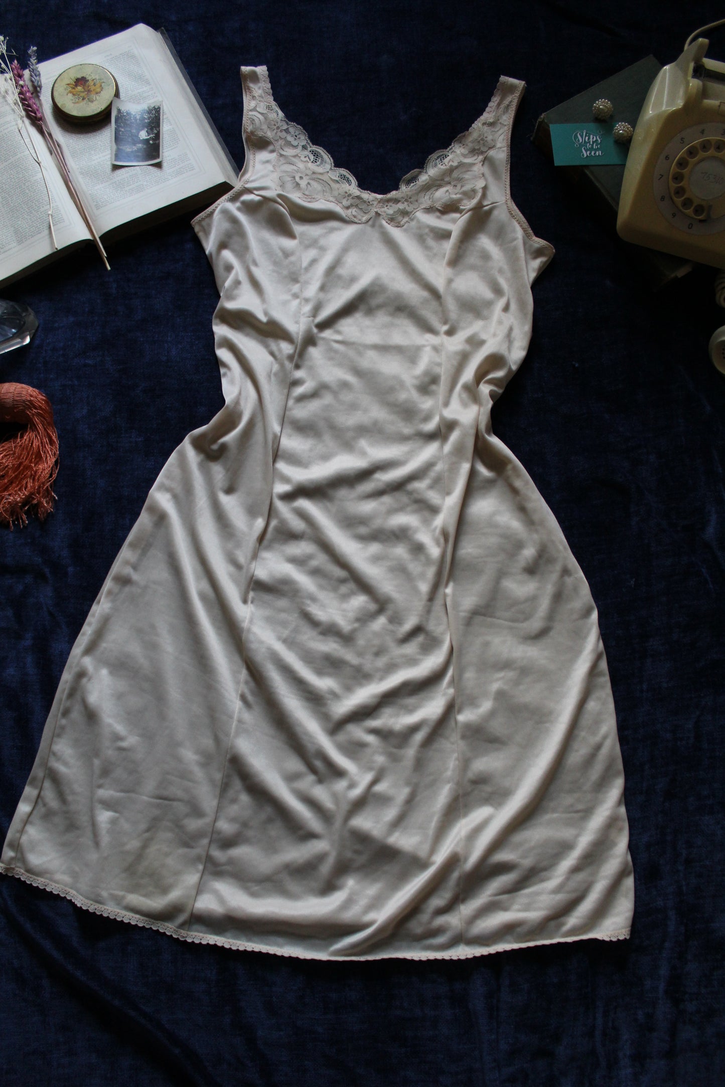 Classic caramel slip