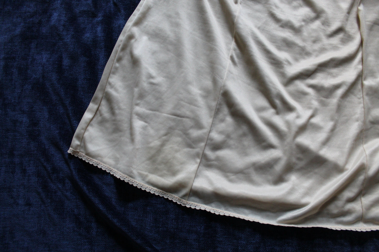 Classic caramel slip