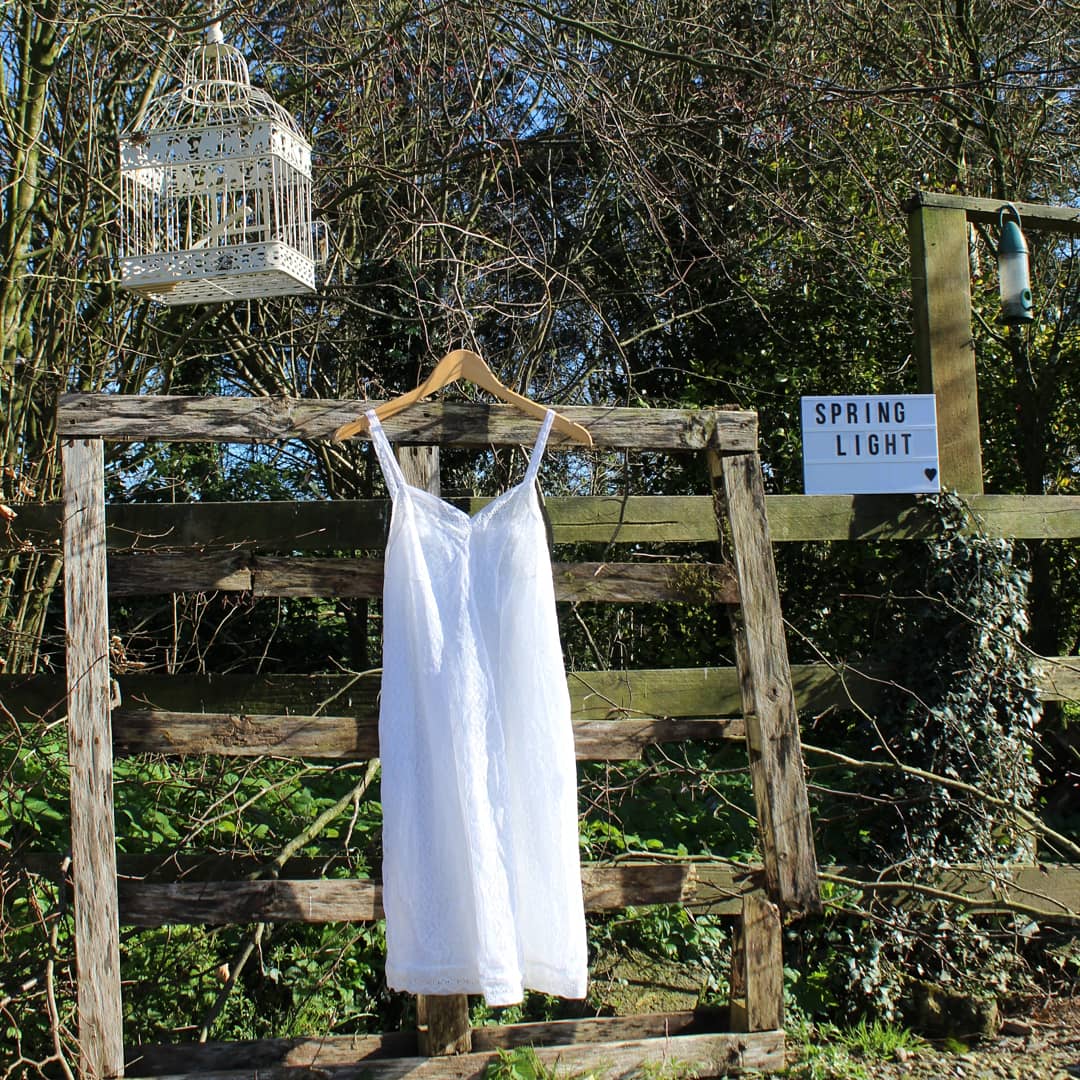 Sheer shell pattern slip