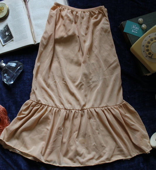 Cute caramel half slip
