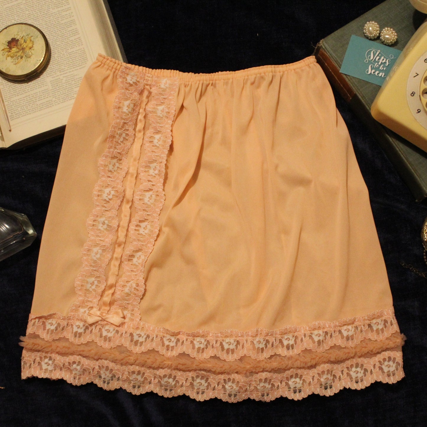 Dainty lace peach half slip