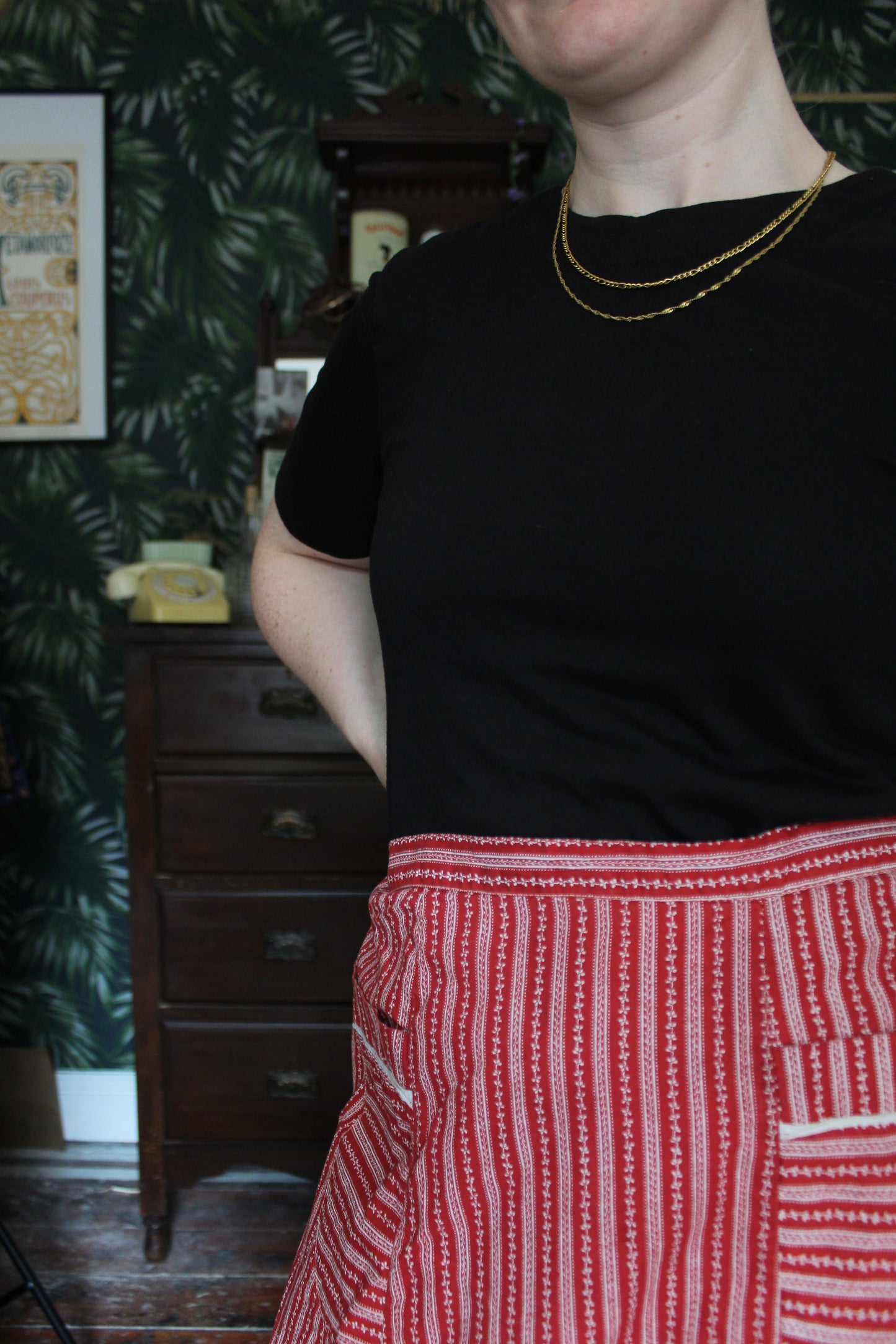 Folksy red and white half apron