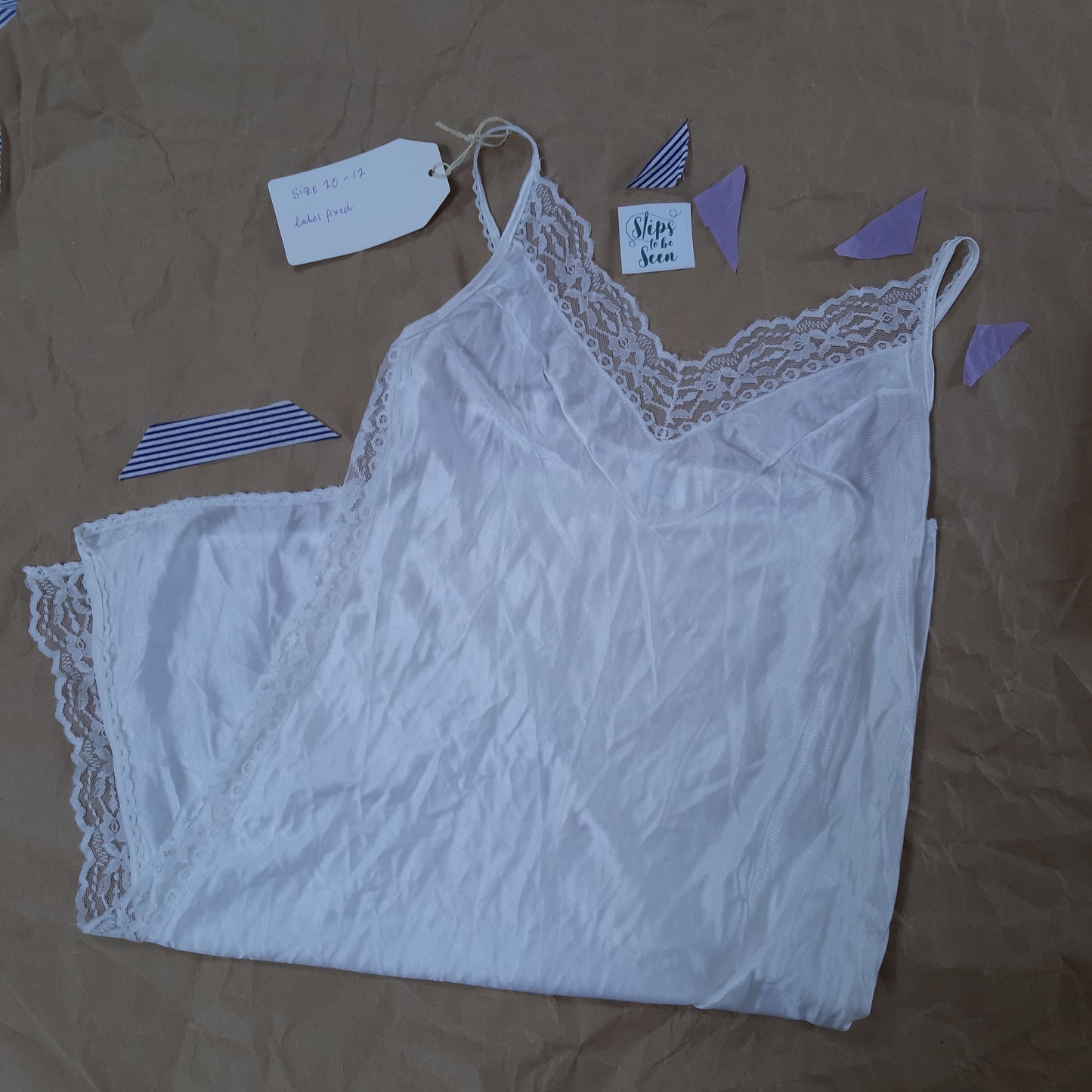 Spaggeti strap slip with lace vee front