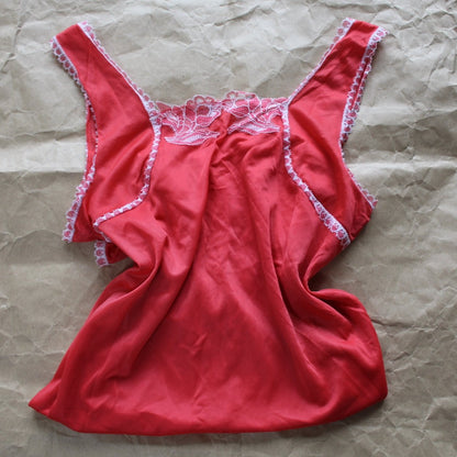 Candy red slip
